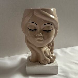 NWT- Sicilian flower pot holder.